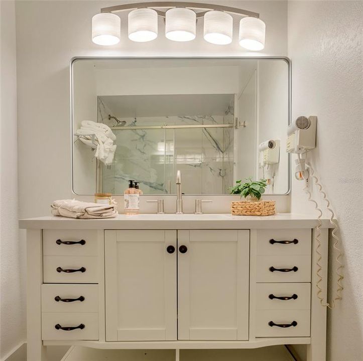 出租: $1,550 (1 贝兹, 1 浴室, 464 平方英尺)