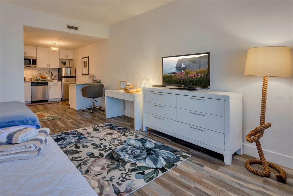 出租: $1,550 (1 贝兹, 1 浴室, 464 平方英尺)