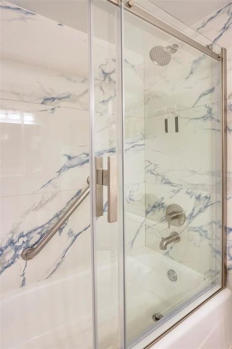 出租: $1,550 (1 贝兹, 1 浴室, 464 平方英尺)