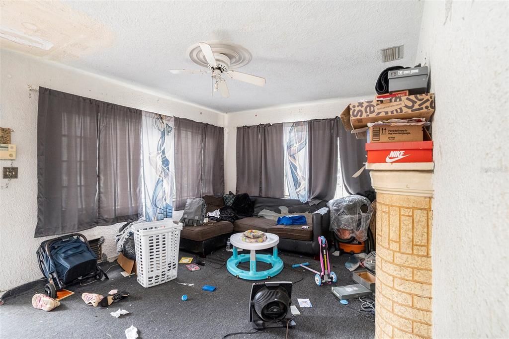 Active With Contract: $175,000 (3 beds, 2 baths, 1607 Square Feet)