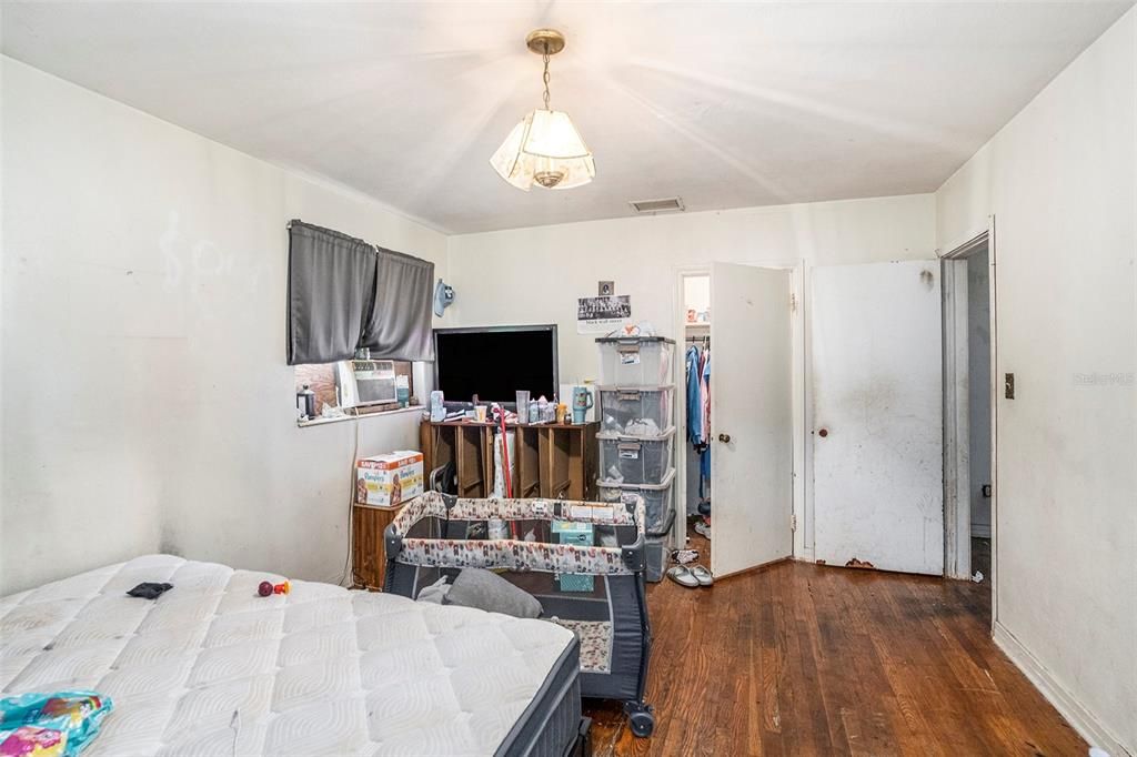 Active With Contract: $175,000 (3 beds, 2 baths, 1607 Square Feet)