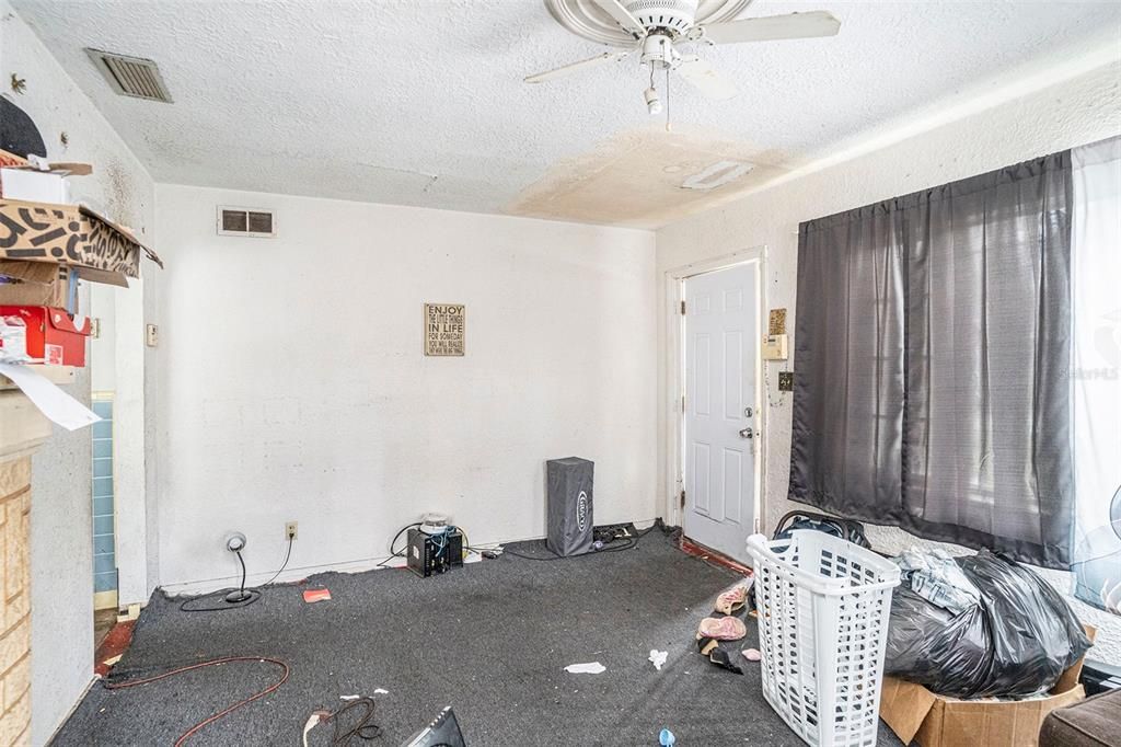 Active With Contract: $175,000 (3 beds, 2 baths, 1607 Square Feet)