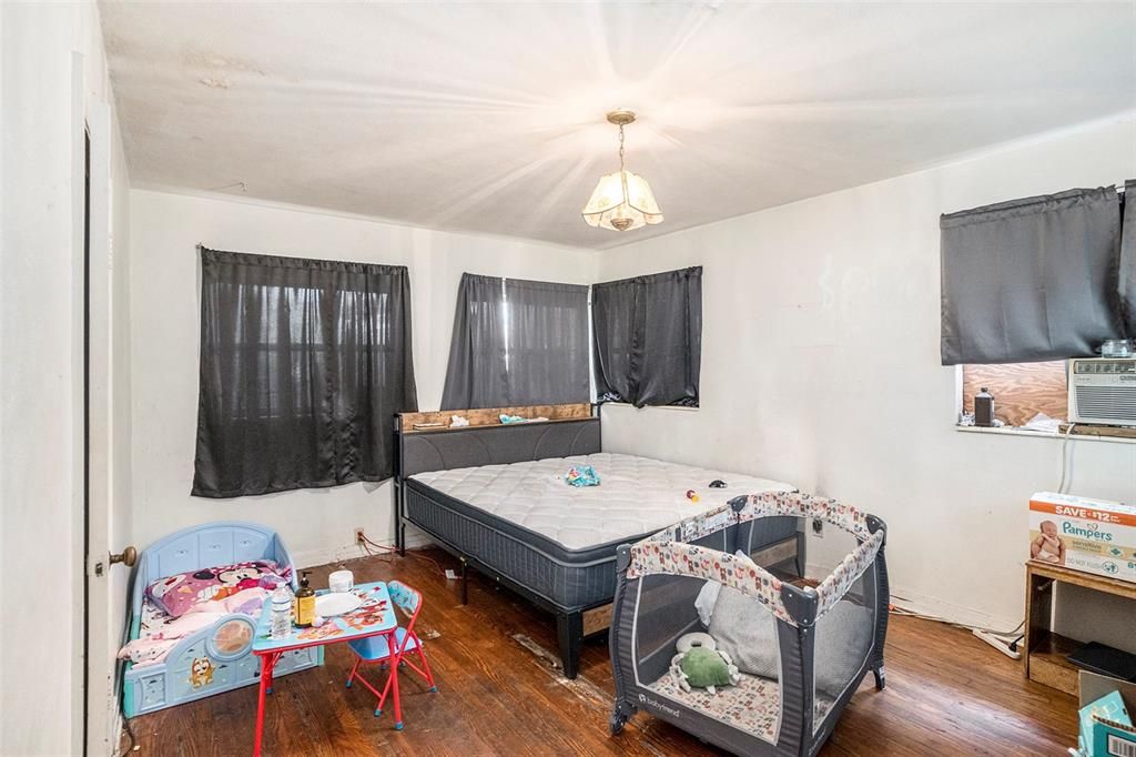 Active With Contract: $175,000 (3 beds, 2 baths, 1607 Square Feet)