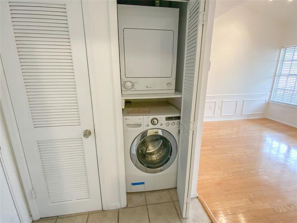 合同活跃: $1,695 (1 贝兹, 1 浴室, 631 平方英尺)