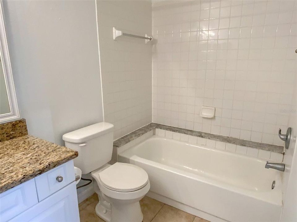 合同活跃: $1,695 (1 贝兹, 1 浴室, 631 平方英尺)