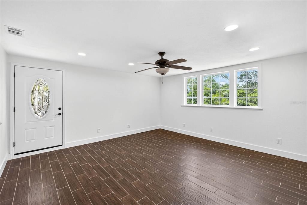 For Rent: $3,600 (4 beds, 3 baths, 2270 Square Feet)