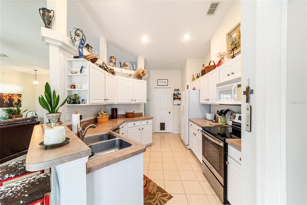 На продажу: $849,900 (3 спален, 2 ванн, 1781 Квадратных фут)