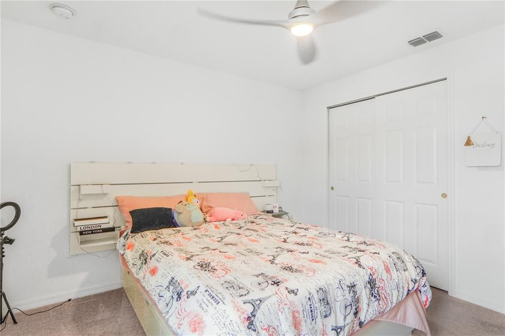 待售: $320,000 (4 贝兹, 3 浴室, 2043 平方英尺)