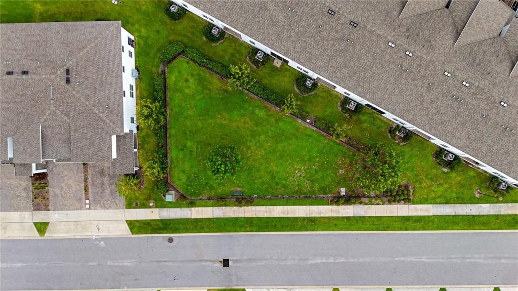 待售: $320,000 (4 贝兹, 3 浴室, 2043 平方英尺)