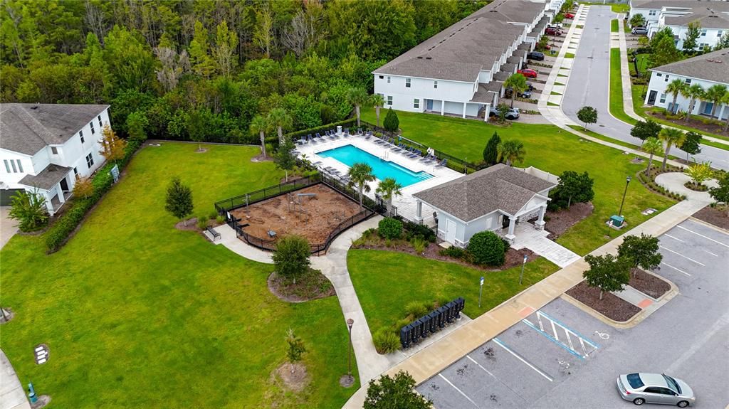 待售: $320,000 (4 贝兹, 3 浴室, 2043 平方英尺)