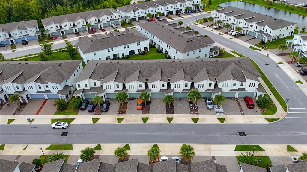 待售: $320,000 (4 贝兹, 3 浴室, 2043 平方英尺)