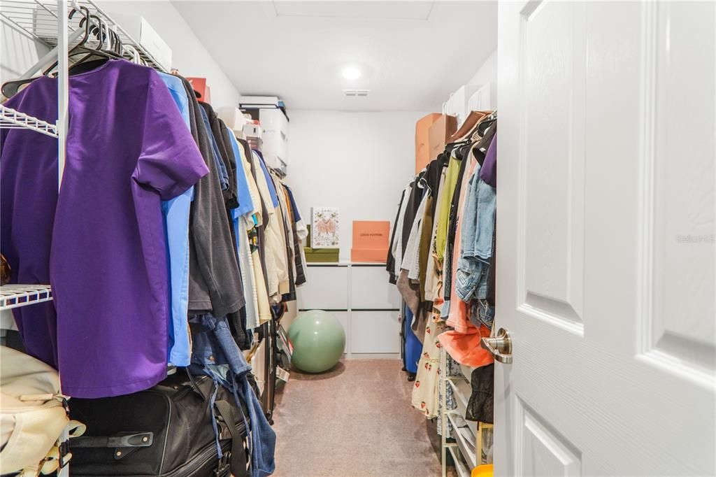 待售: $320,000 (4 贝兹, 3 浴室, 2043 平方英尺)