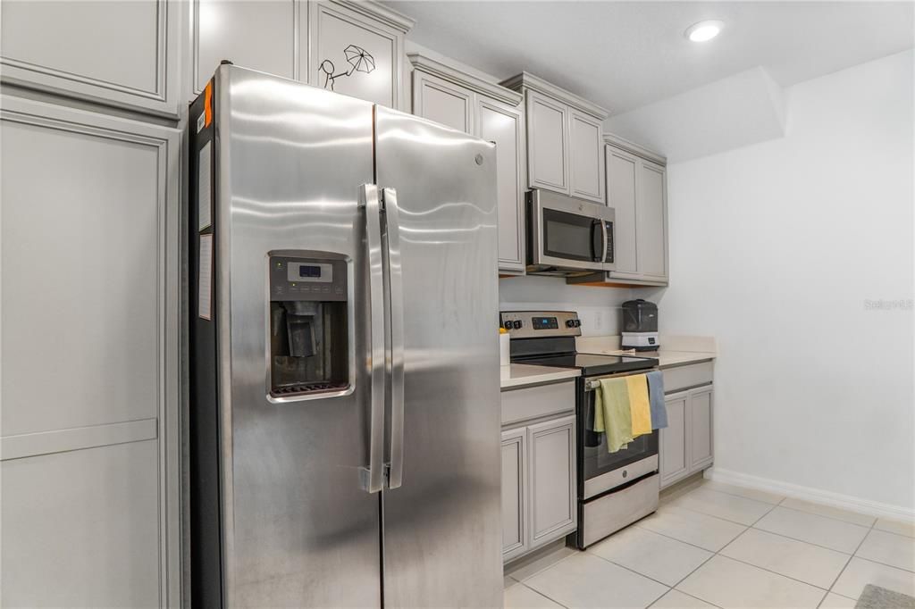 待售: $320,000 (4 贝兹, 3 浴室, 2043 平方英尺)