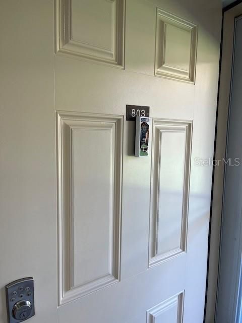 For Rent: $2,200 (2 beds, 1 baths, 872 Square Feet)