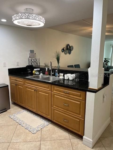 For Rent: $2,200 (2 beds, 1 baths, 872 Square Feet)