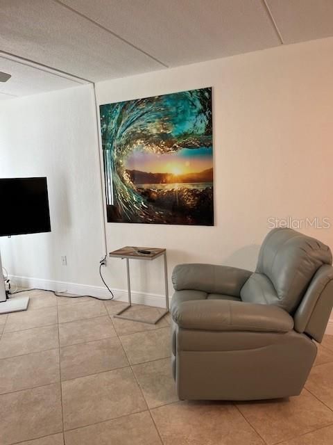 For Rent: $2,200 (2 beds, 1 baths, 872 Square Feet)