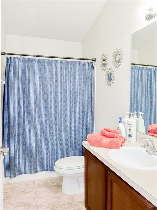 En Venta: $250,000 (2 camas, 2 baños, 1200 Pies cuadrados)