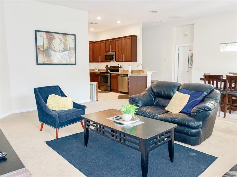 En Venta: $250,000 (2 camas, 2 baños, 1200 Pies cuadrados)