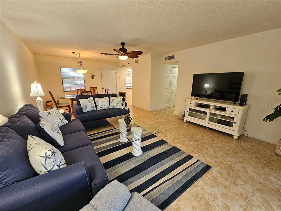 В аренду: $2,900 (2 спален, 2 ванн, 1118 Квадратных фут)