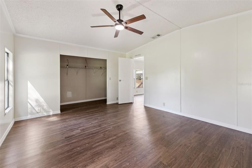 En Venta: $215,000 (3 camas, 2 baños, 1829 Pies cuadrados)