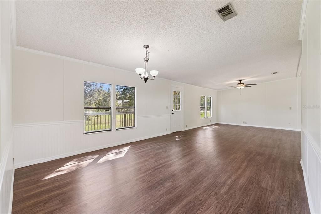 En Venta: $215,000 (3 camas, 2 baños, 1829 Pies cuadrados)