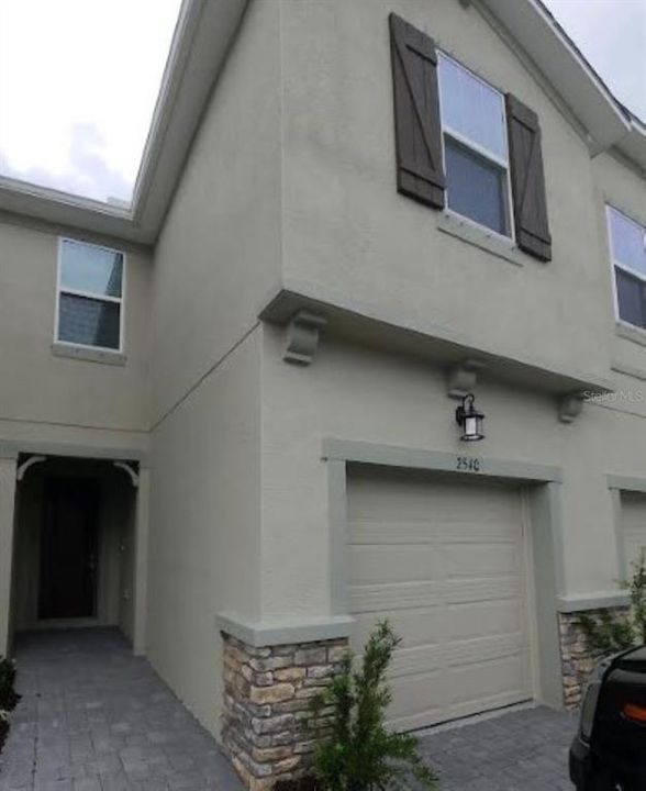 Active With Contract: $2,150 (3 beds, 2 baths, 1680 Square Feet)