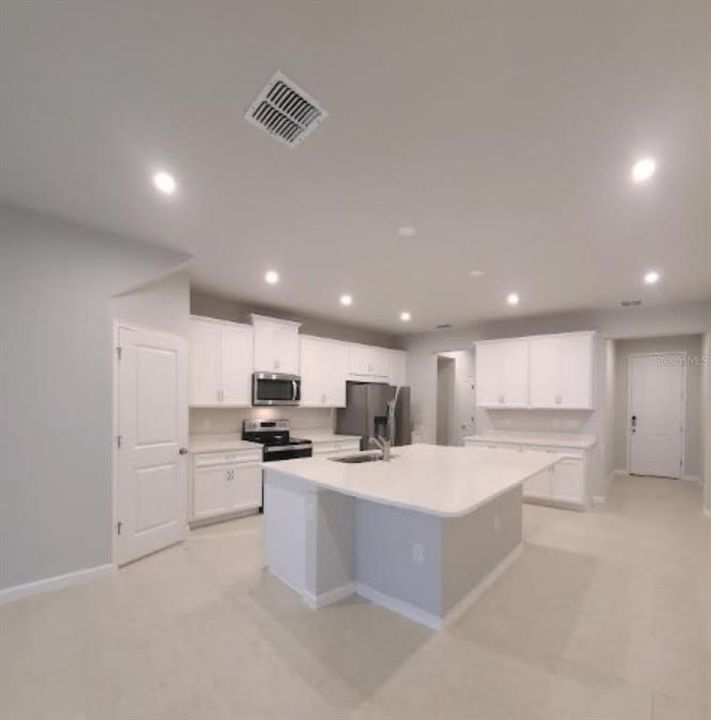 Active With Contract: $2,150 (3 beds, 2 baths, 1680 Square Feet)