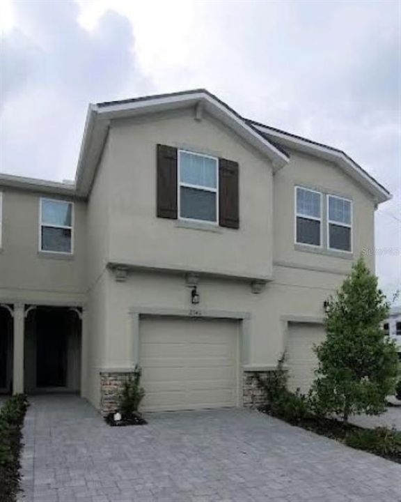 Active With Contract: $2,150 (3 beds, 2 baths, 1680 Square Feet)