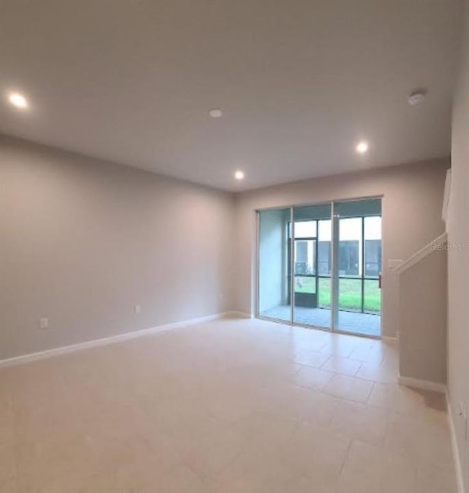 Active With Contract: $2,150 (3 beds, 2 baths, 1680 Square Feet)