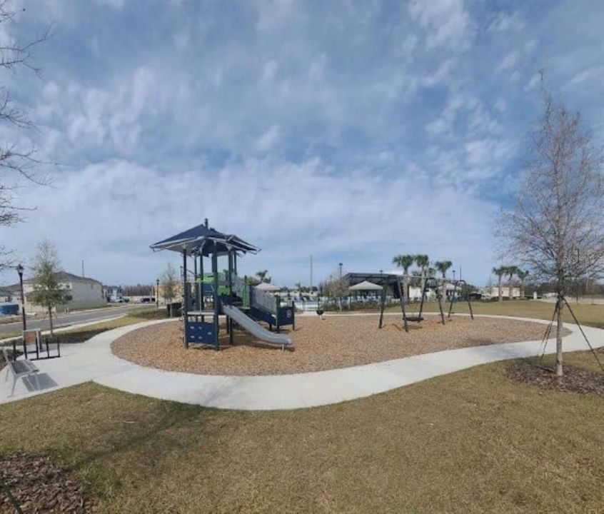 Active With Contract: $2,150 (3 beds, 2 baths, 1680 Square Feet)