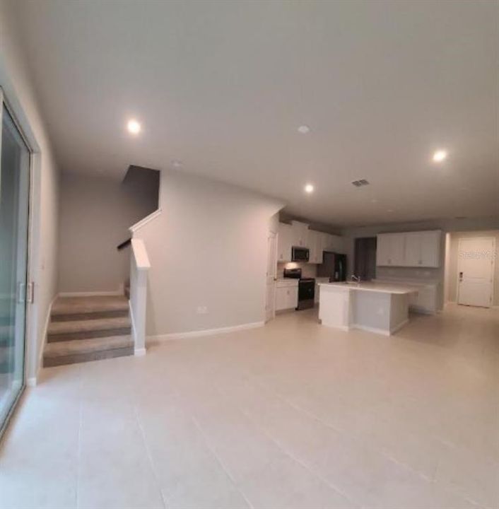 Active With Contract: $2,150 (3 beds, 2 baths, 1680 Square Feet)