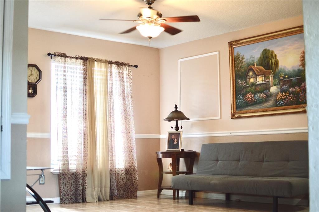 Под контрактом: $300,000 (3 спален, 2 ванн, 1088 Квадратных фут)