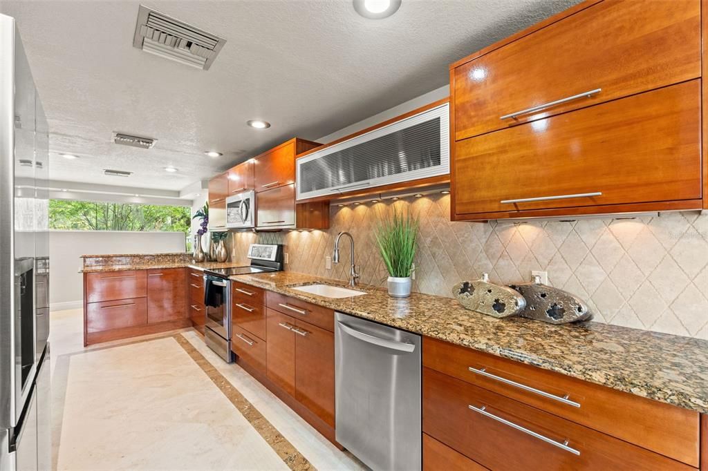 В аренду: $5,000 (3 спален, 2 ванн, 2268 Квадратных фут)