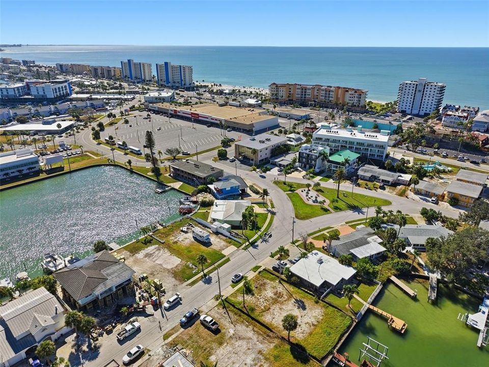 For Sale: $985,000 (2 beds, 2 baths, 1980 Square Feet)