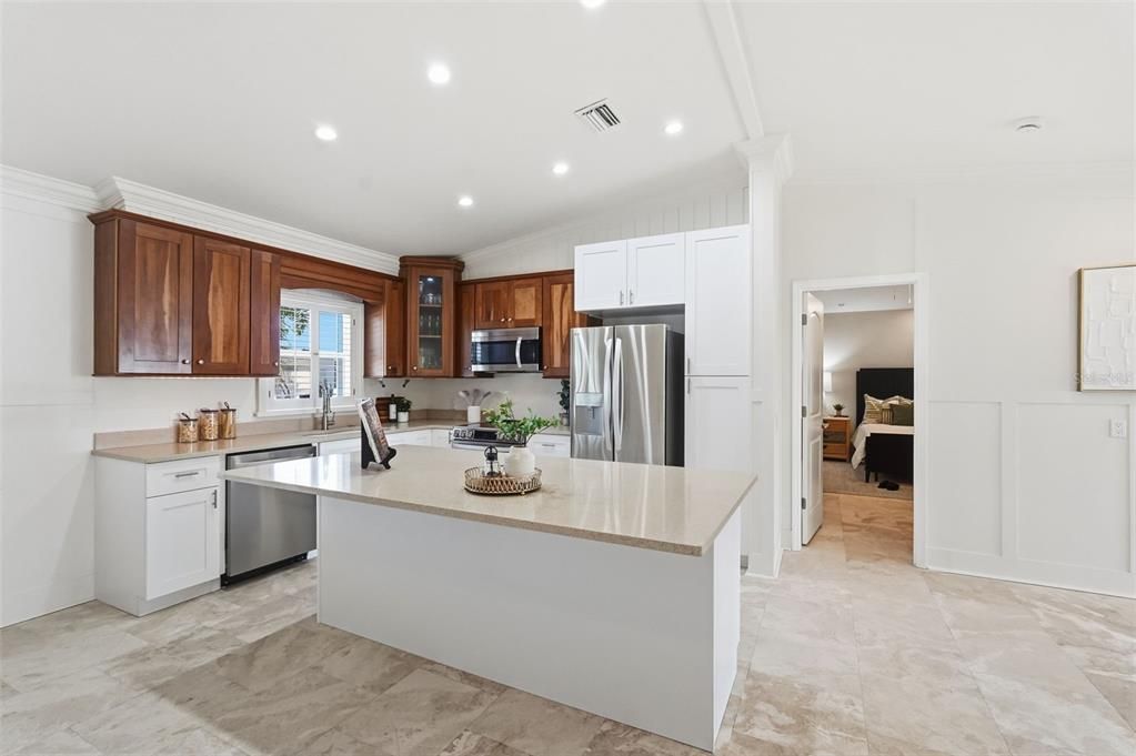 For Sale: $985,000 (2 beds, 2 baths, 1980 Square Feet)