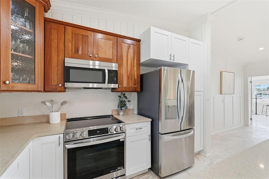 For Sale: $985,000 (2 beds, 2 baths, 1980 Square Feet)