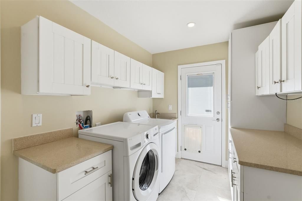 For Sale: $985,000 (2 beds, 2 baths, 1980 Square Feet)