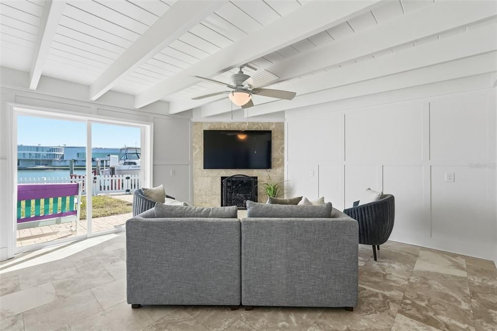 For Sale: $985,000 (2 beds, 2 baths, 1980 Square Feet)