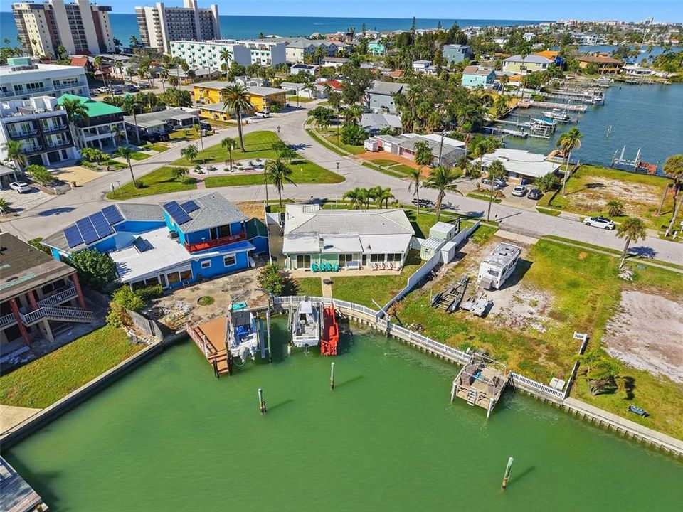 For Sale: $985,000 (2 beds, 2 baths, 1980 Square Feet)