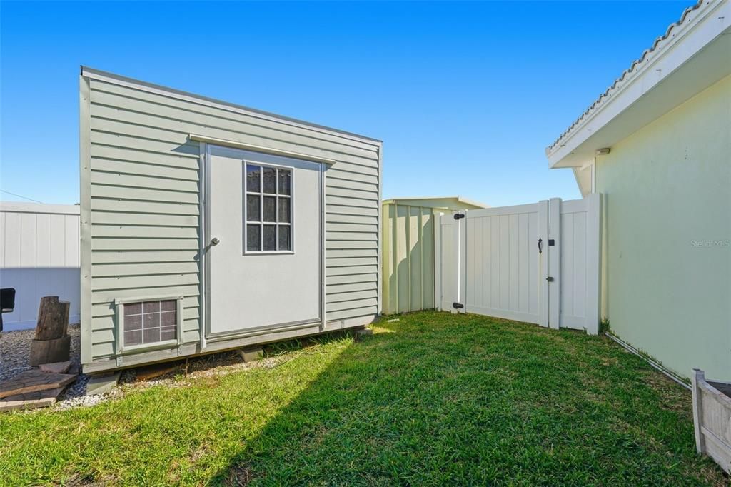 For Sale: $985,000 (2 beds, 2 baths, 1980 Square Feet)