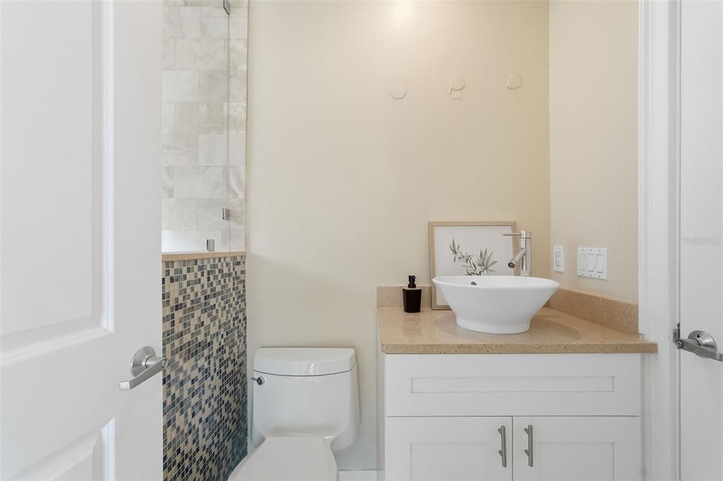 For Sale: $985,000 (2 beds, 2 baths, 1980 Square Feet)