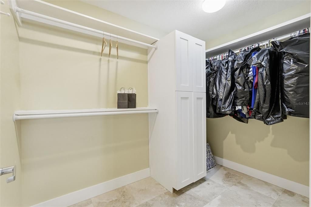 For Sale: $985,000 (2 beds, 2 baths, 1980 Square Feet)