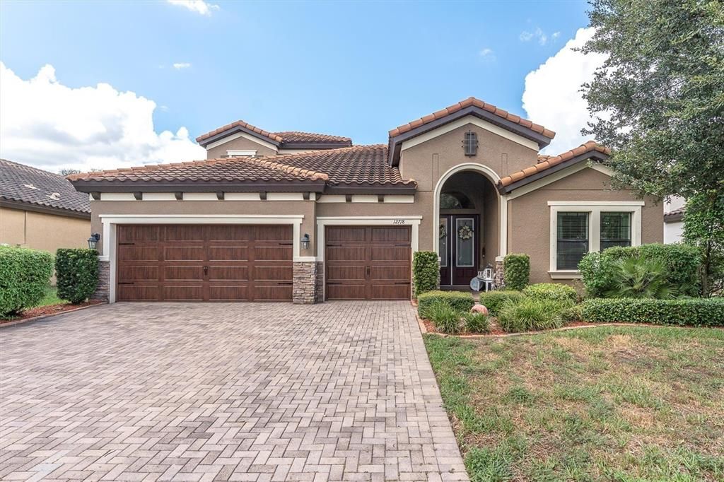 For Sale: $899,000 (4 beds, 4 baths, 3163 Square Feet)