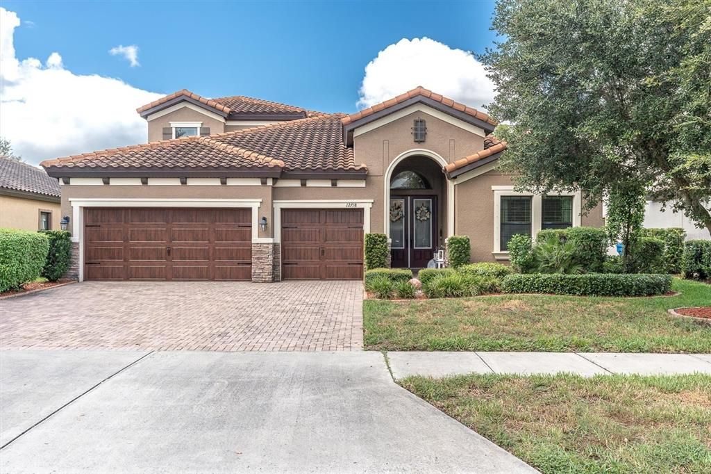 For Sale: $899,000 (4 beds, 4 baths, 3163 Square Feet)