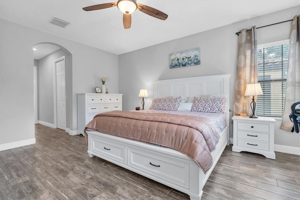 For Sale: $899,000 (4 beds, 4 baths, 3163 Square Feet)