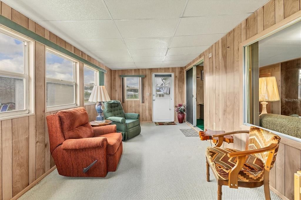 待售: $154,900 (2 贝兹, 2 浴室, 1056 平方英尺)