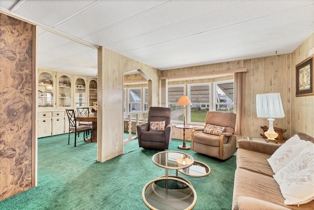 待售: $154,900 (2 贝兹, 2 浴室, 1056 平方英尺)