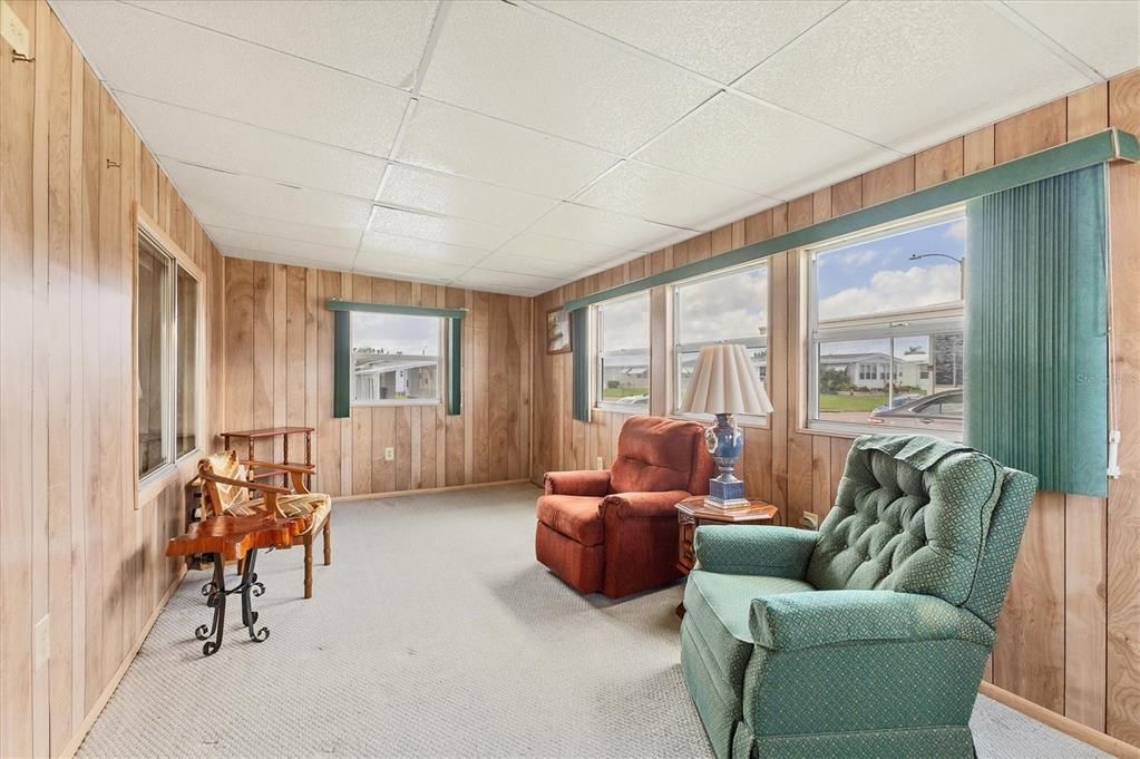 待售: $154,900 (2 贝兹, 2 浴室, 1056 平方英尺)