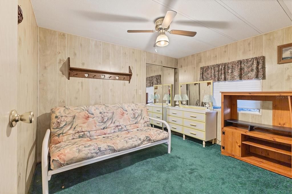 待售: $154,900 (2 贝兹, 2 浴室, 1056 平方英尺)