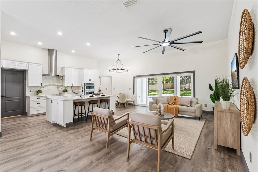 For Sale: $795,000 (5 beds, 4 baths, 2500 Square Feet)